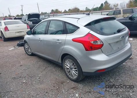 2013 Ford Focus Titanium из США, поврежденный, VIN 1FADP3N25DL271509